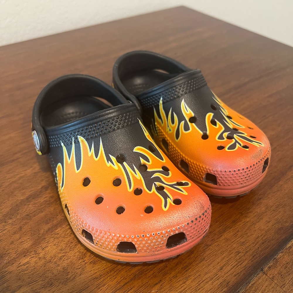 CROCS Kids Flame-Print Clogs in Black & Orange